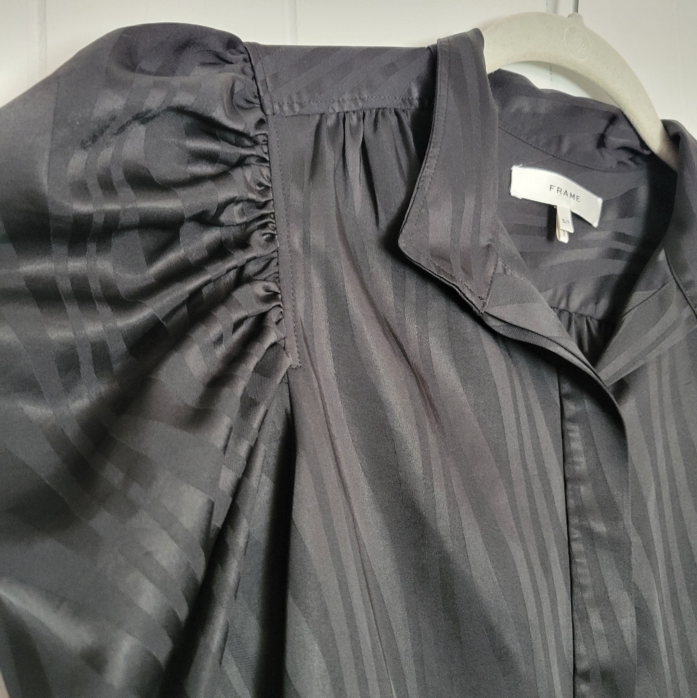 Frame Gillian Puff Sleeve Top Black Button Down Animal Stripe Pattern Silky SM - Picture 5 of 13